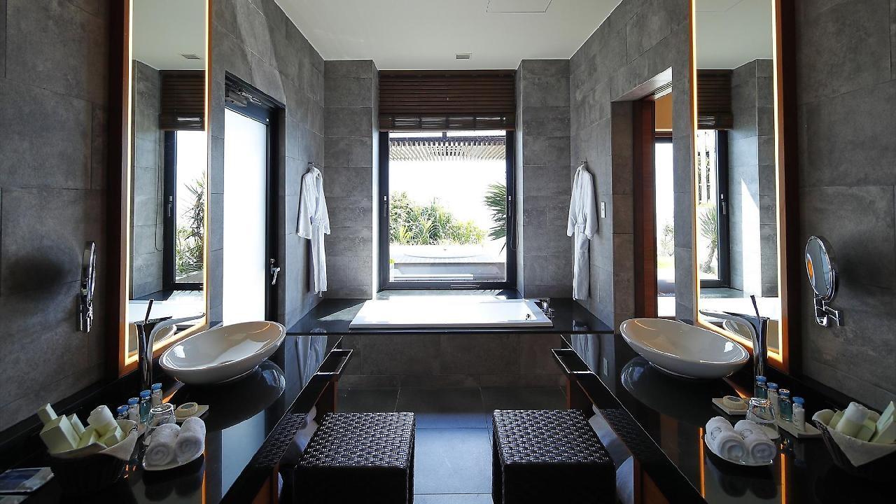 The Hiramatsu Hotels & Resorts Ginoza Okinawa Extérieur photo